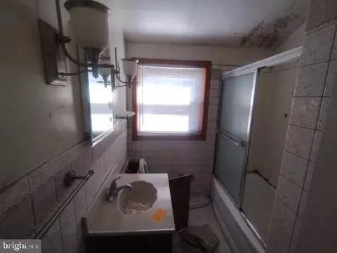 Bath - 1950 Ormand Rd, Dundalk, MD 21222 photo 1 of 1