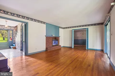 Living - 13613 Alliston Dr, Baldwin, MD 21013 photo 1 of 2
