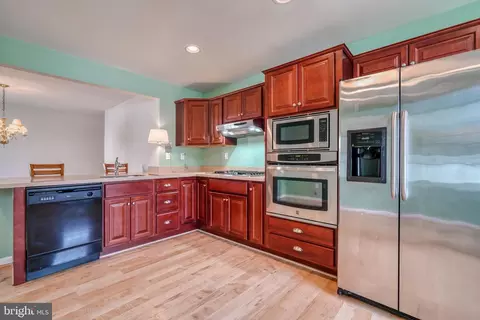 Kitchen - 3138 Cornwall Rd, Dundalk, MD 21222 photo 5 of 5