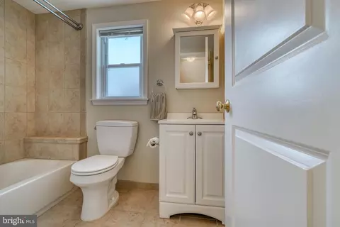 Bath - 3138 Cornwall Rd, Dundalk, MD 21222 photo 5 of 9