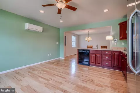 Living - 3138 Cornwall Rd, Dundalk, MD 21222 photo 1 of 4