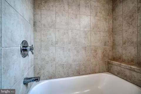Bath - 3138 Cornwall Rd, Dundalk, MD 21222 photo 7 of 9
