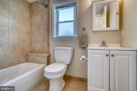 Bath - 3138 Cornwall Rd, Dundalk, MD 21222 photo 6 of 9