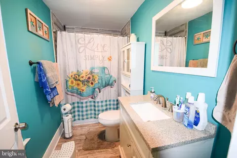 Bath - 2310 Ruth Ave, Sparrows Point, MD 21219 photo 2 of 3
