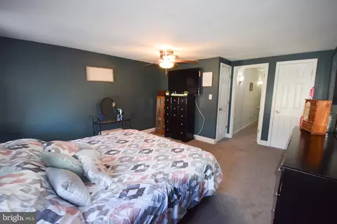 Bedroom - 2310 Ruth Ave, Sparrows Point, MD 21219 photo 3 of 9