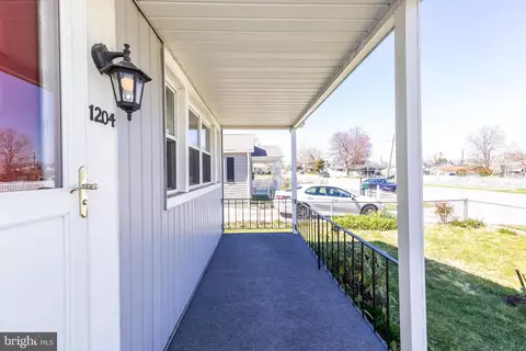 Exterior - 1204 Fuselage Ave, Middle River, MD 21220 photo 6 of 12