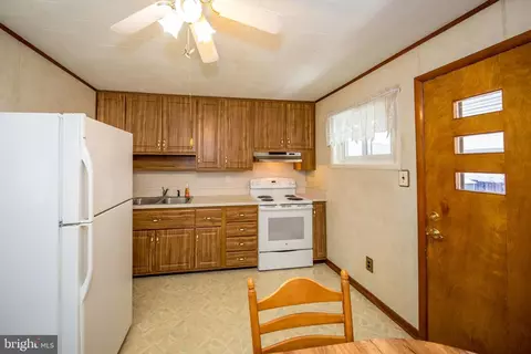 Kitchen - 1204 Fuselage Ave, Middle River, MD 21220 photo 1 of 1