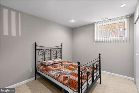 Bedroom - 16 Stablemere Ct, Baltimore, MD 21209 photo 8 of 9