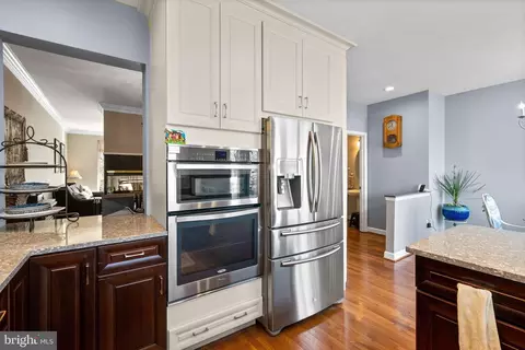 Kitchen - 16 Stablemere Ct, Baltimore, MD 21209 photo 4 of 4
