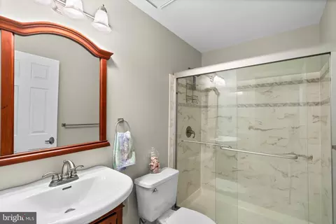 Bath - 16 Stablemere Ct, Baltimore, MD 21209 photo 5 of 5