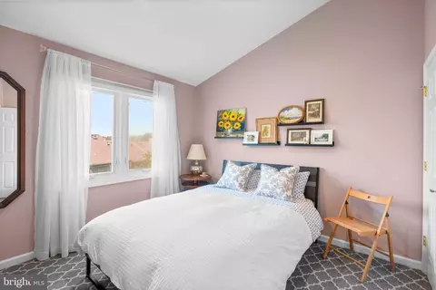 Bedroom - 16 Stablemere Ct, Baltimore, MD 21209 photo 4 of 9