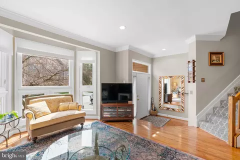 Living - 16 Stablemere Ct, Baltimore, MD 21209 photo 3 of 6