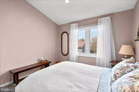 Bedroom - 16 Stablemere Ct, Baltimore, MD 21209 photo 6 of 9