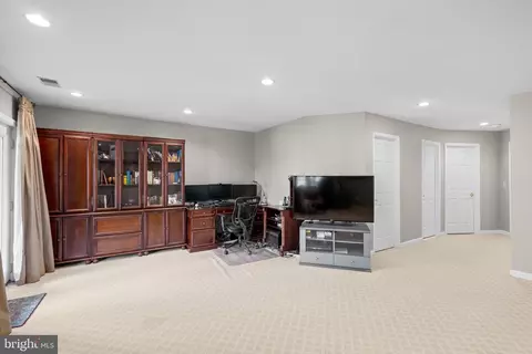 Living - 16 Stablemere Ct, Baltimore, MD 21209 photo 5 of 6