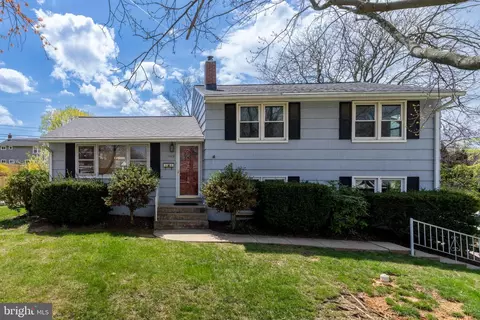 1122 Charmuth Rd, Lutherville Timonium, MD 21093