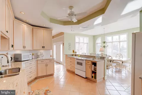 Kitchen - 708 Nollmeyer Rd, Middle River, MD 21220 photo 2 of 9