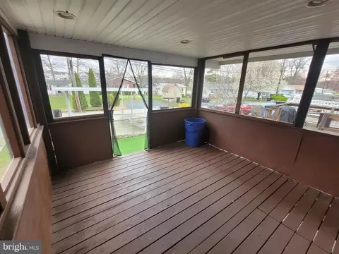 64 S Hawthorne Rd, Middle River, MD 21220 photo 14