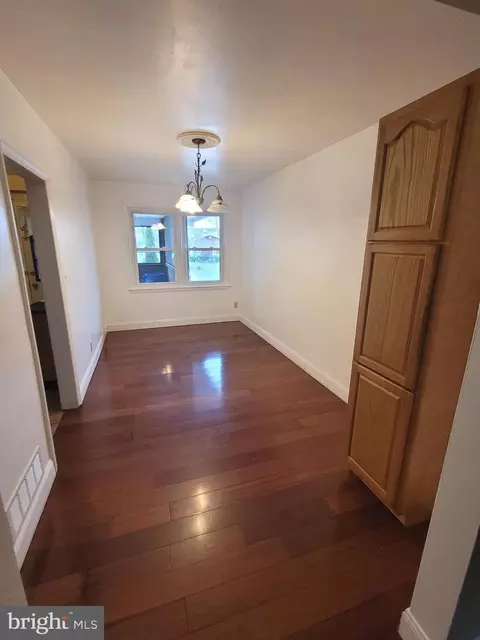 64 S Hawthorne Rd, Middle River, MD 21220 photo 3