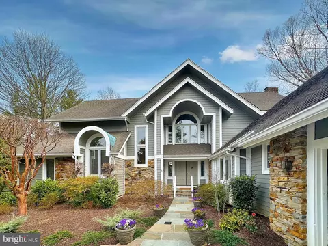 1915 Old Ct, Towson, MD 21204