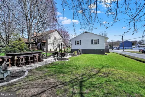 Exterior - 8016 Shore Rd, Sparrows Point, MD 21219 photo 4 of 6
