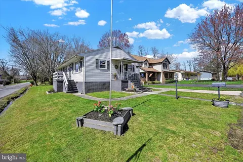 Exterior - 8016 Shore Rd, Sparrows Point, MD 21219 photo 2 of 6