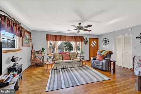 Living - 8016 Shore Rd, Sparrows Point, MD 21219 photo 1 of 3