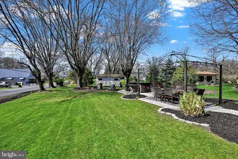 View/Area - 8016 Shore Rd, Sparrows Point, MD 21219 photo 1 of 2
