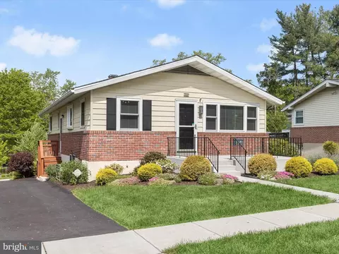 304 Roanoke Dr, Catonsville, MD 21228