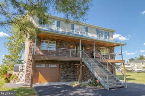 Exterior - 8920 Avenue B, Sparrows Point, MD 21219 photo 4 of 27