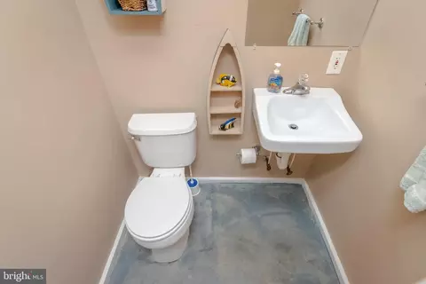 Bath - 8920 Avenue B, Sparrows Point, MD 21219 photo 10 of 10