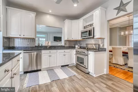 Kitchen - 6 Dixie Dr, Towson, MD 21204 photo 6 of 10