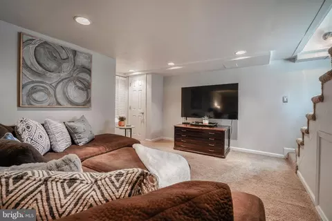 Bedroom - 6 Dixie Dr, Towson, MD 21204 photo 12 of 13