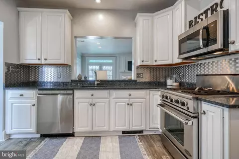 Kitchen - 6 Dixie Dr, Towson, MD 21204 photo 7 of 10