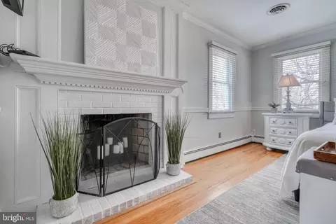 Living - 6 Dixie Dr, Towson, MD 21204 photo 13 of 14