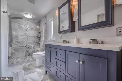 Bath - 6 Dixie Dr, Towson, MD 21204 photo 2 of 11