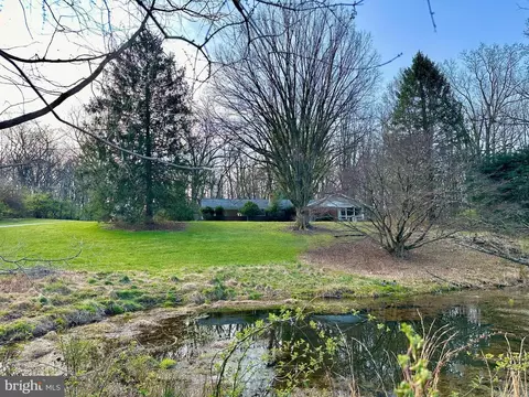 4405 Meadowcliff Rd, Glen Arm, MD 21057