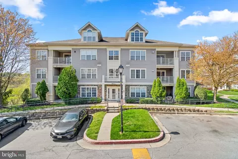 8811 Stone Rdg #101, Pikesville, MD 21208