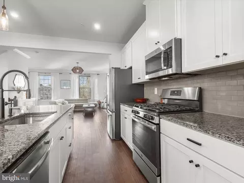Kitchen - 10002 Sandy Run Rd, Middle River, MD 21220 photo 6 of 7