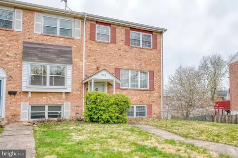 979 Stormont Cir, Halethorpe, MD 21227