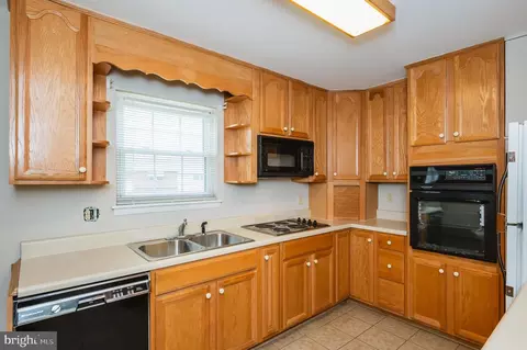 Kitchen - 979 Stormont Cir, Halethorpe, MD 21227 photo 1 of 5