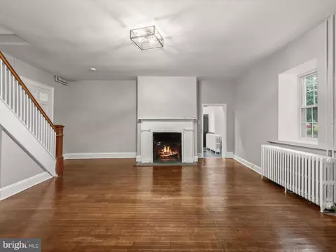 Living - 1846 Sutton Ave, Halethorpe, MD 21227 photo 8 of 16