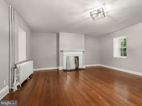 Living - 1846 Sutton Ave, Halethorpe, MD 21227 photo 2 of 16