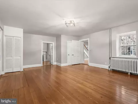 Living - 1846 Sutton Ave, Halethorpe, MD 21227 photo 7 of 16