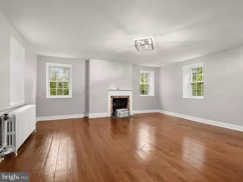 Living - 1846 Sutton Ave, Halethorpe, MD 21227 photo 13 of 16