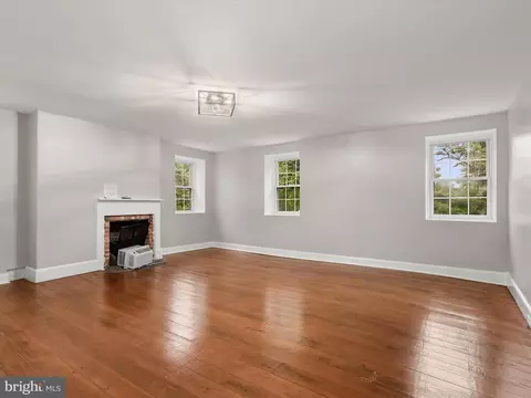 Living - 1846 Sutton Ave, Halethorpe, MD 21227 photo 14 of 16