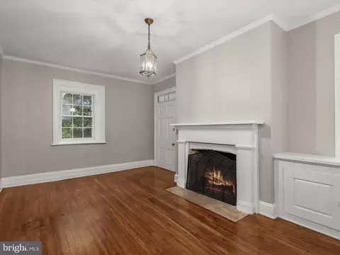 Living - 1846 Sutton Ave, Halethorpe, MD 21227 photo 5 of 16