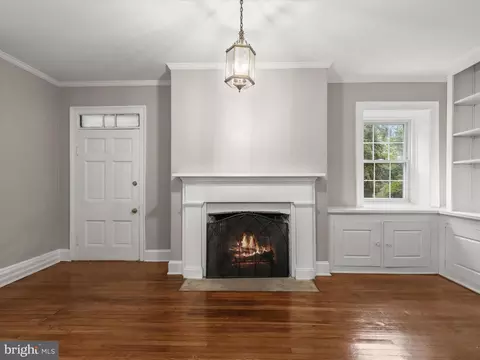 Living - 1846 Sutton Ave, Halethorpe, MD 21227 photo 4 of 16
