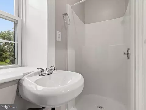 Bath - 1846 Sutton Ave, Halethorpe, MD 21227 photo 3 of 5