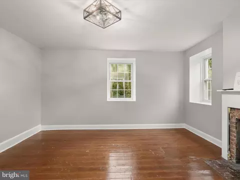 Living - 1846 Sutton Ave, Halethorpe, MD 21227 photo 12 of 16