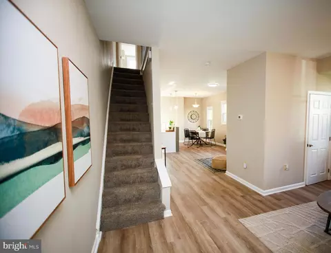 Entry Way - 433 Schwartz Ave, Baltimore, MD 21212 photo 1 of 3